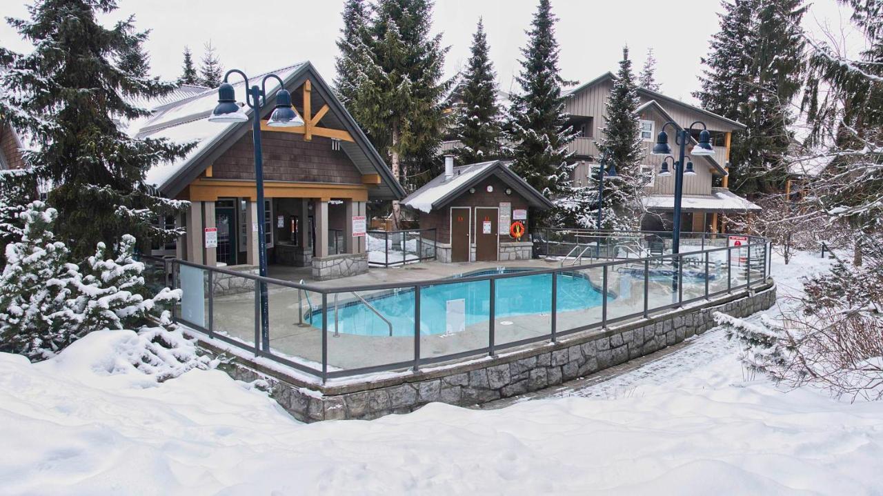 Attractive Townhouse In Whistler Village With Hot Tub 外观 照片